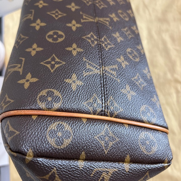 Louis Vuitton Totally MM Monogram Canvas - Picture 15 of 16
